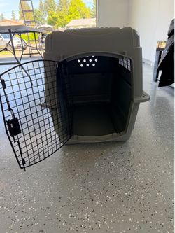 Like new large travel crate