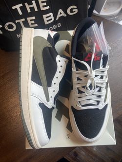 Travis Scott x Jordan 1 Low “olive” 