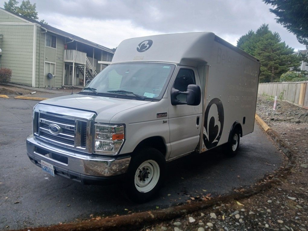 2012 Ford E350