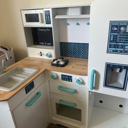 Play Kitchen 