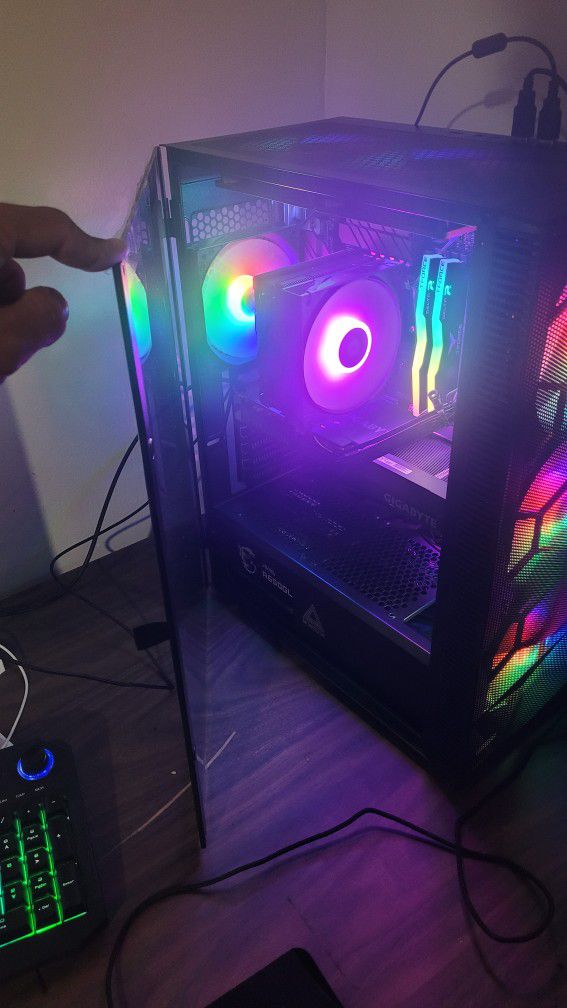 Brand New Gaming PC. NEW BUILD