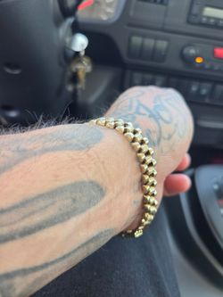 10k around bracelet