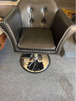 Barber/ beautician chair