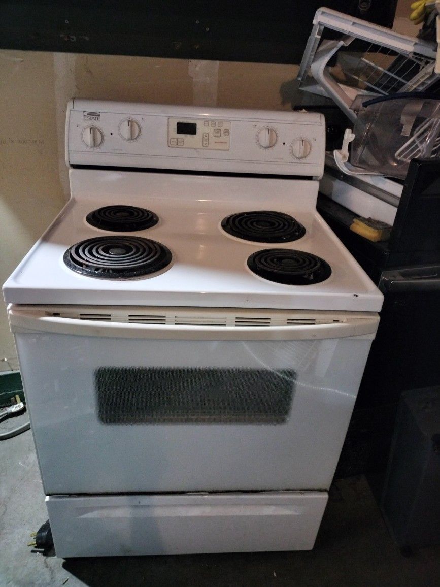 Estate (Whirlpool) White Range (Stove/Oven) - Can Deliver