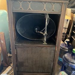 Antique Items And Slot machine Hurry Going Fast!!!!! 