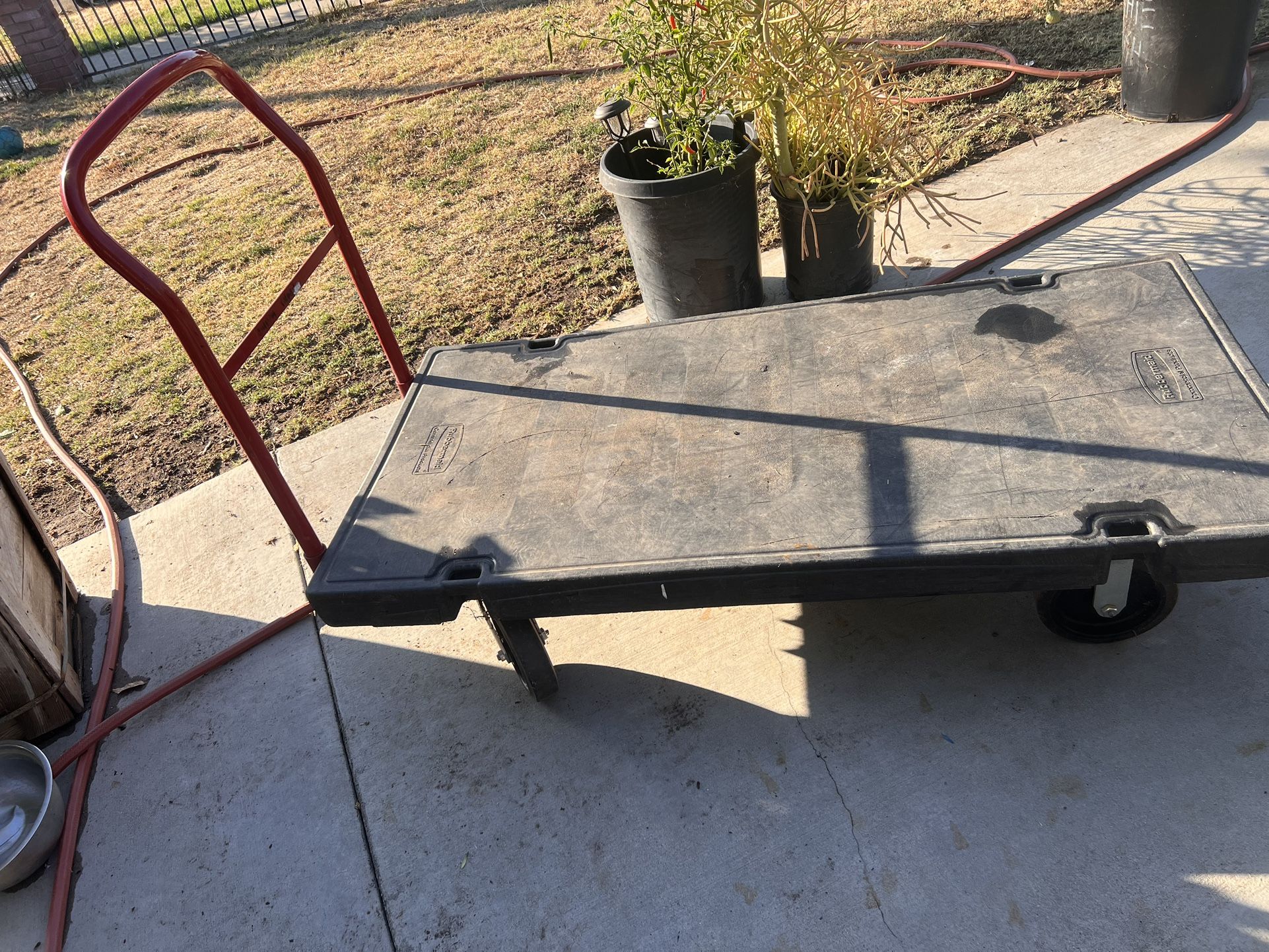 Rubbermaid Push Flat Cart