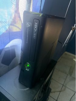 Xbox 360 Bundle (READ DESCRIPTION)
