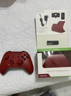 Xbox One Crontroller With Matching Charging Stand [Brand New!!]