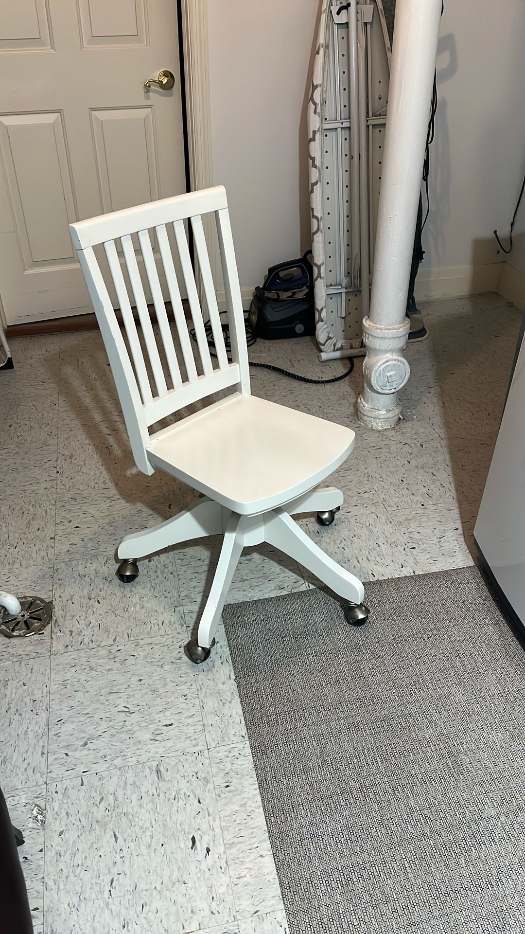 Pottery barn Kids/teen Swivel Chair 