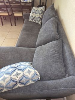 Couch with pull out bed
