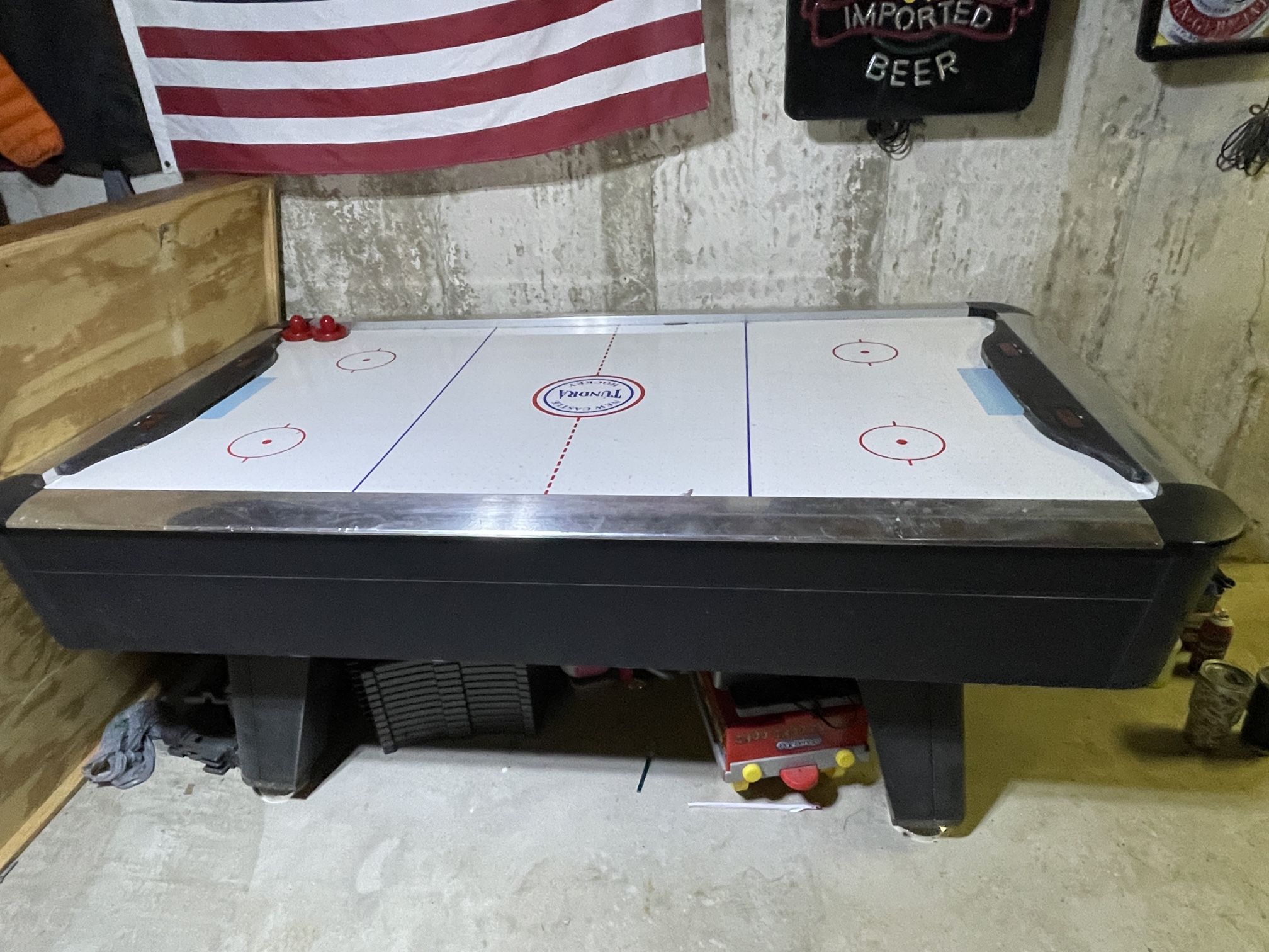 Air Hockey Table