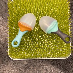Baby Boon Grass and Boon Feeder