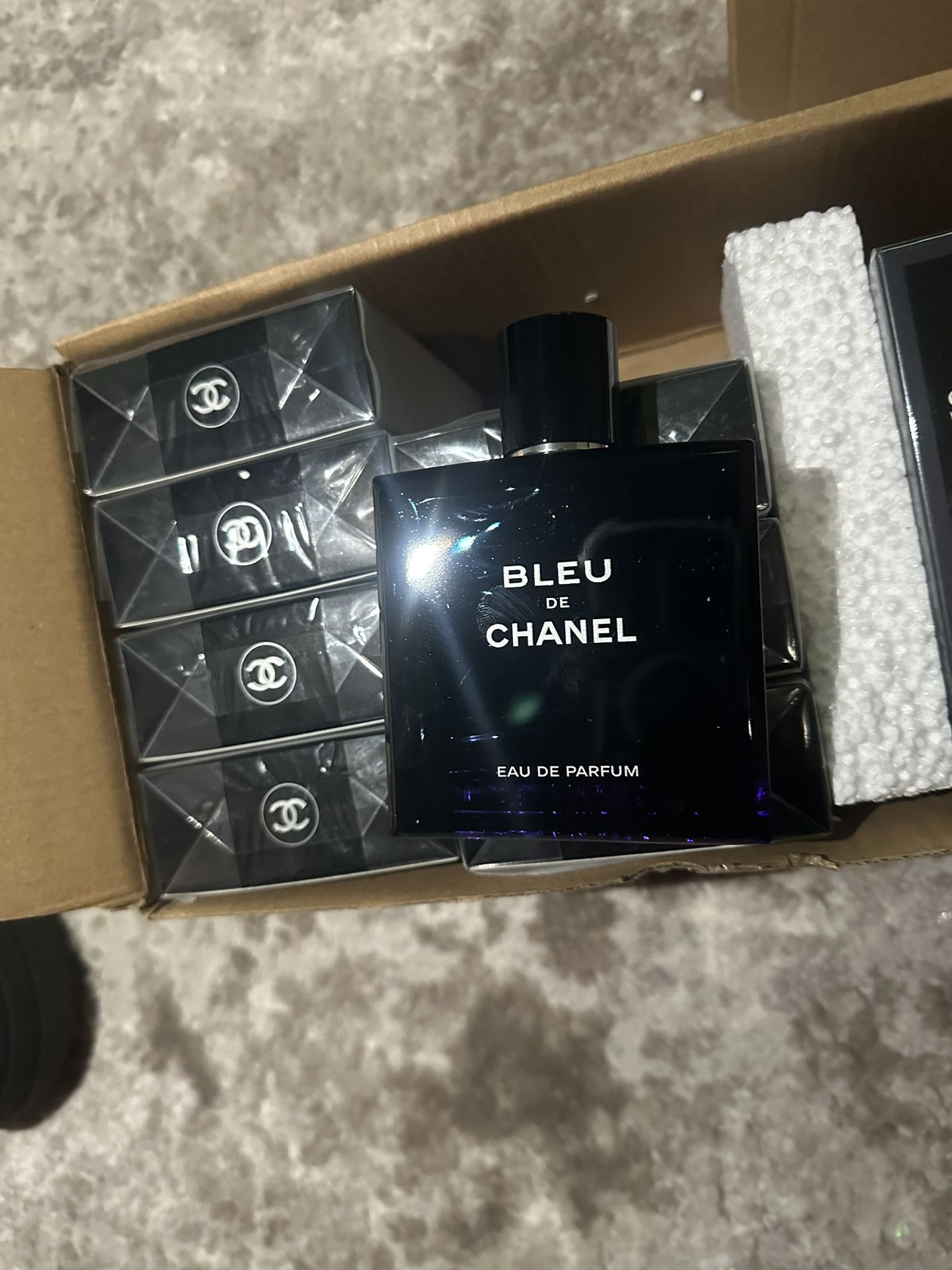 BLUE Chanel