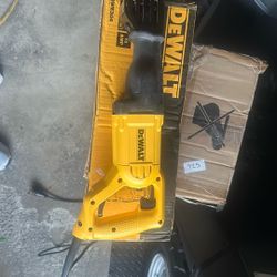 Dewalt Reciprocating Saw DWE304