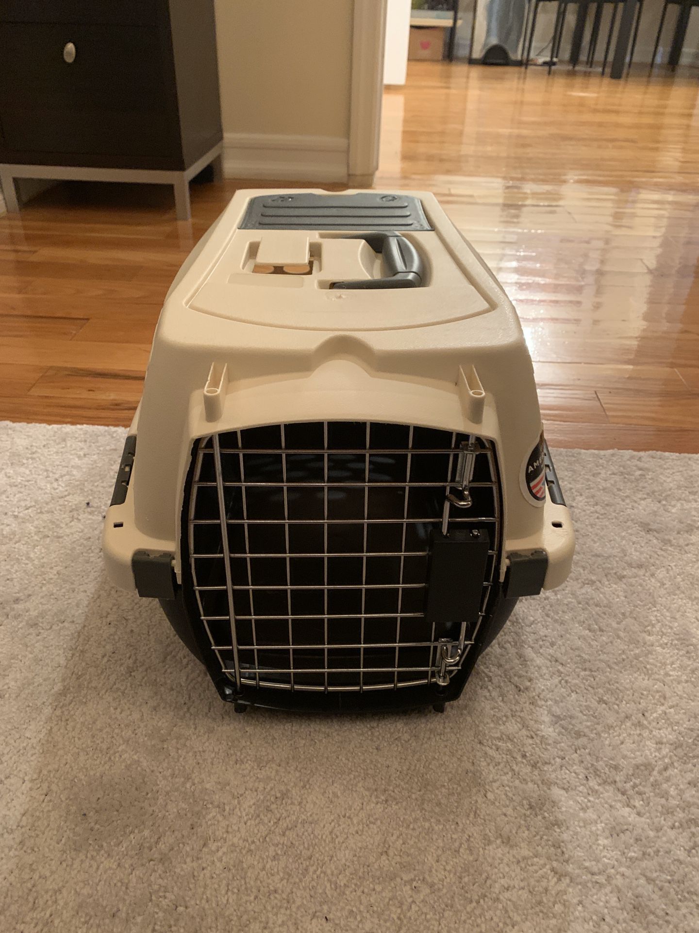 Small pet carrier with storage