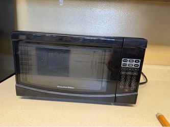 Proctor Silex Microwave – Clean, Reliable & Works Great