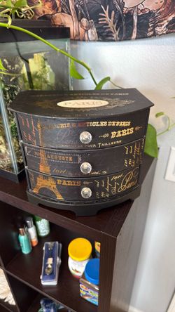 Trinket box with drawers