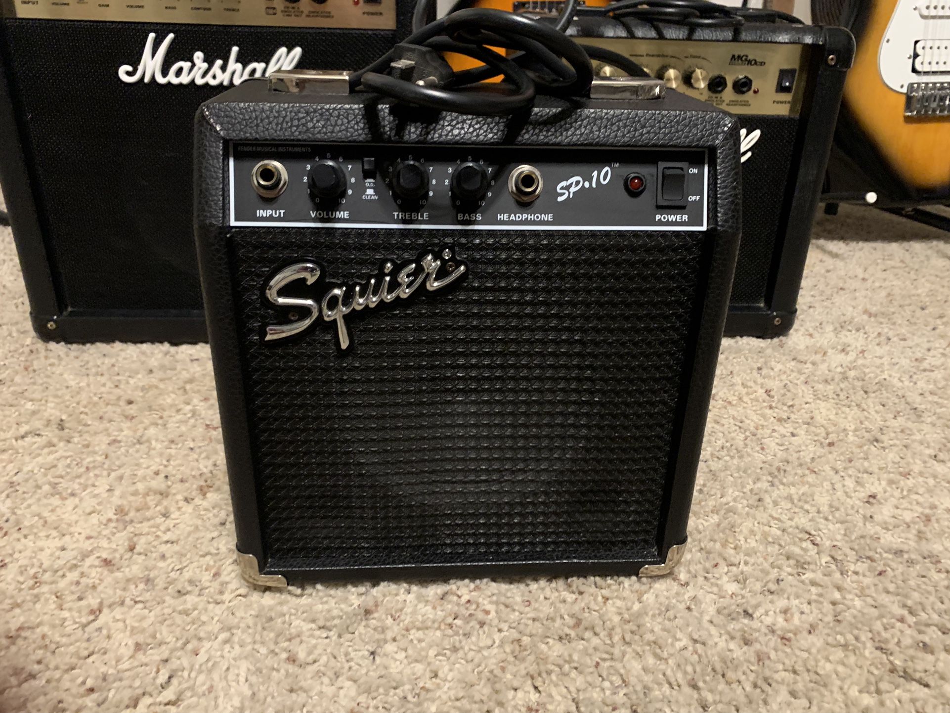 Like New Fender SP-10 Electric Guitar Amplifier / Amp