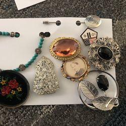 8 Pins And 1 Bracelet Vintage 