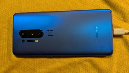 One plus 8  pro 256 GB  FACTORY UNLOCK