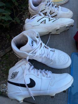 Football or baseball clits