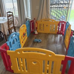 Dwingular Castle Playpen (90x60)