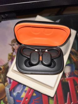 Wireless Skullcandy earbuds