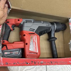 Milwaukee 1-9/16 SDs Max Rotary Hammer With Battery 