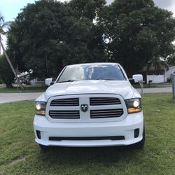 2014 RAM 1500 SPORT