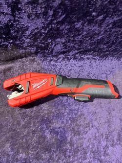 🧰Milwaukee Milwaukee M12 12V Copper Tubing Cutter (Tool-Only) $125