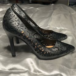 Report Black Heels Size 7