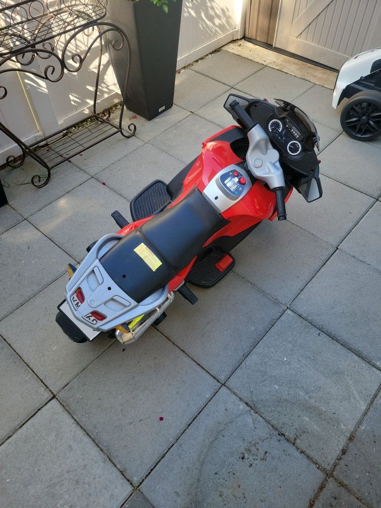 Blazin Wheels 12V Ride On Electric Kids Motorcycle