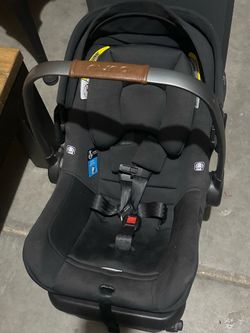 Nina Tavo car seat