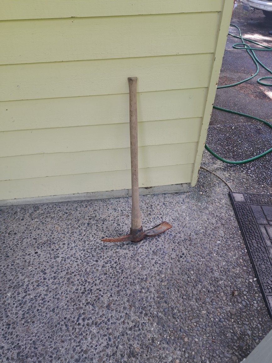 Garden Pickaxe
