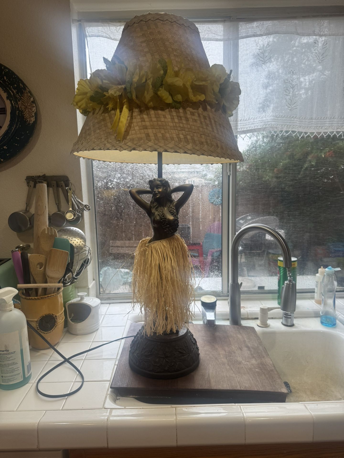 Bronze Hula Girl Lamp
