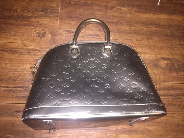 Louis Vuitton handbag never used for Sale in Irving, TX - OfferUp