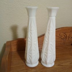 2 MILK WHITE FLOWER VASES 