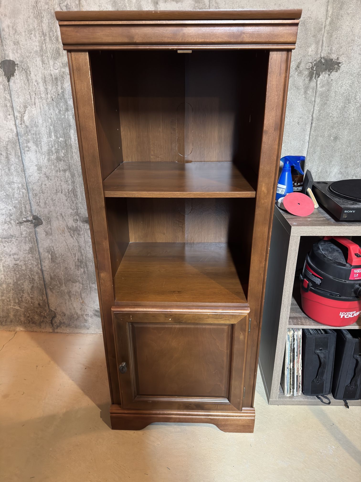 Small Shelf Unit/ Curio