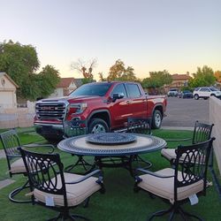 Nice Patio Furniture Like New