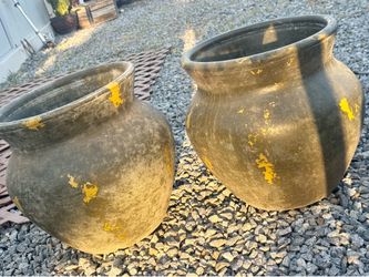 2x$80 Mexican clay planters or $40 each