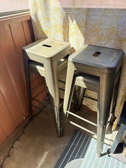 Bar stool (4)