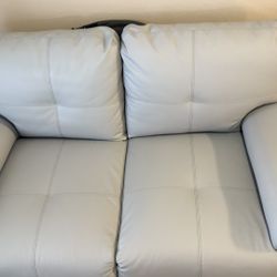 Love Seat Zoy Brand 