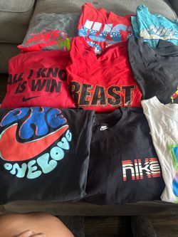 12 Assorted Men’s Nike Shirts All Size Large