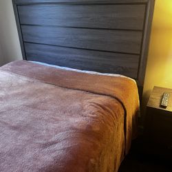 3 Pc Queen  Bedroom Set 