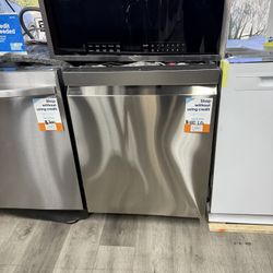 LG - 24” Wide Top Control Dishwasher With True Steam In Stainless Steel 