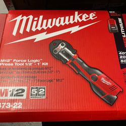 Milwaukee M12 12-Volt Lithium-Ion Force Logic Cordless Press Tool Kit (3 Jaws Included) with Two 1.5 Ah Battery and Hard Case
