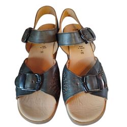 Famolare Women's Shoes