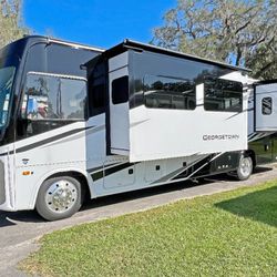 NEW 2023 FOREST RIVER RV GEORGETOWN 5 SERIES 36B5