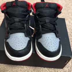 Boys Jordan 1s MID