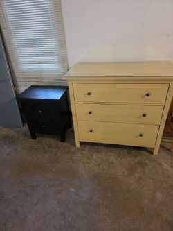 3 Drawer Dresser w/Nightstand. $75